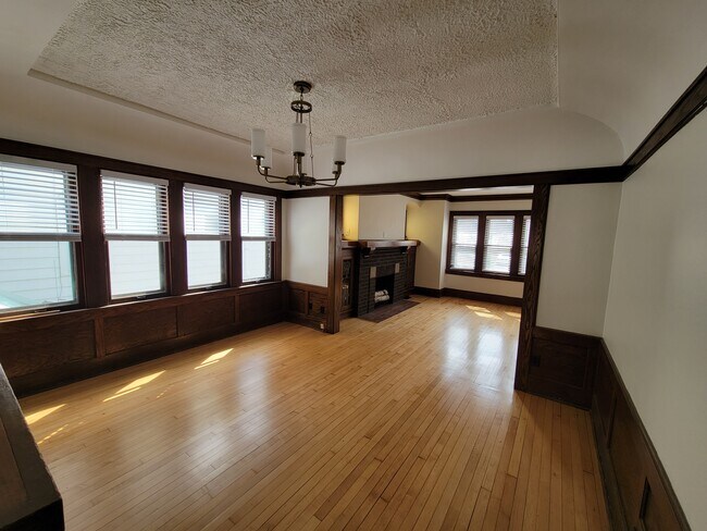 Building Photo - 1544 N 59th St