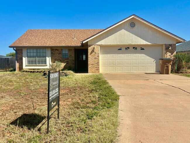Building Photo - COMING SOON - 3 Bedroom Home in the Bluffs!!