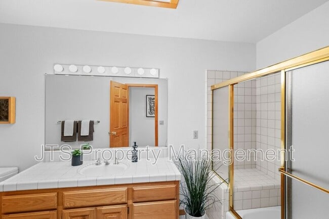 Building Photo - 7723 River Landing Dr