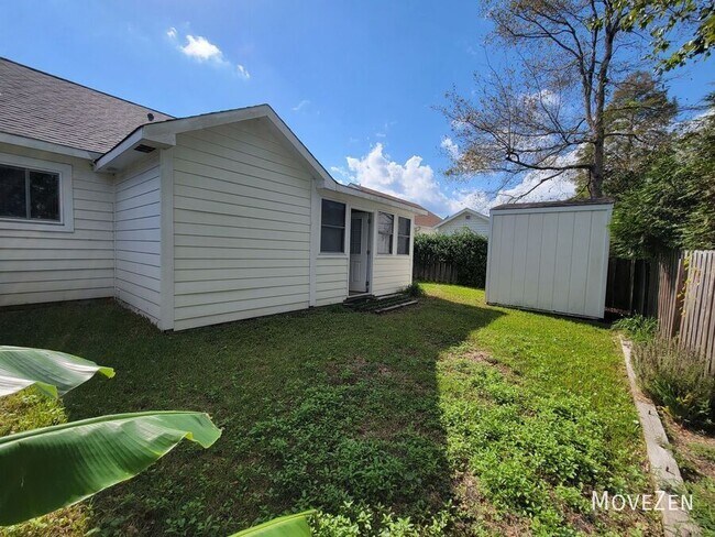 Building Photo - 809 Antler Dr