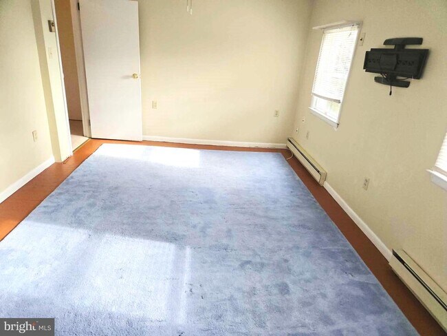 Building Photo - 6049 Parkers Creek Dr