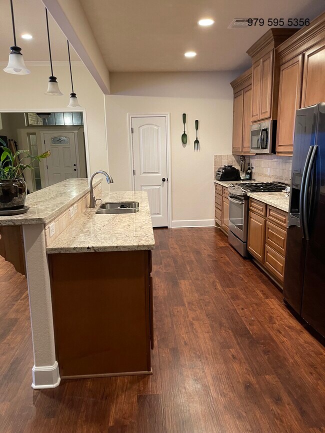 Building Photo - 1204 Robinsville Ct