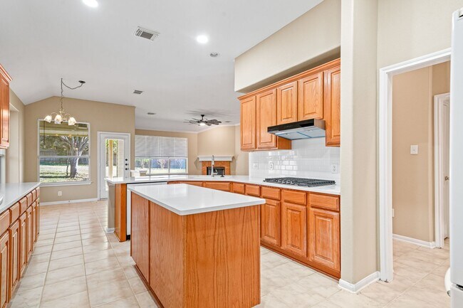 Building Photo - 8615 Traciney Blvd