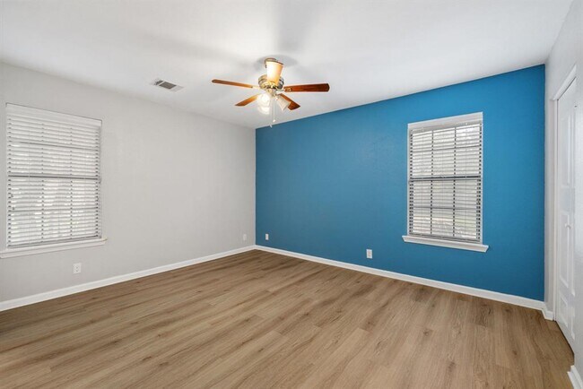 Building Photo - 805 Sabinas Ct