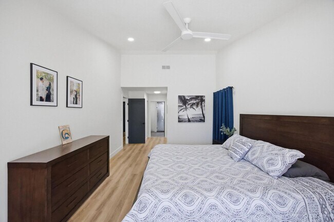 Building Photo - Pool Home