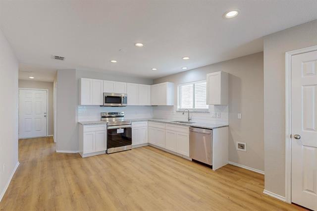 Building Photo - 8824 Cross Oak Ranch Blvd