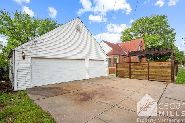 Building Photo - Amazing Tudor Home with Loads of Character!