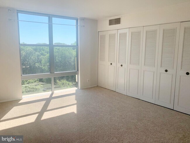 Building Photo - 9039 Sligo Creek Pkwy