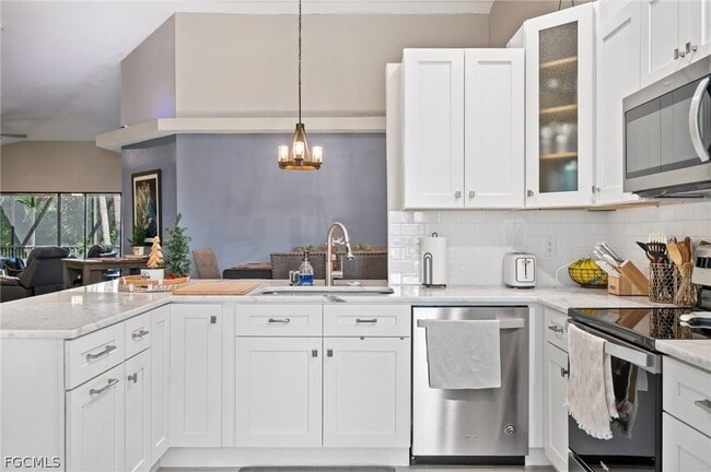 Building Photo - 17611 Marco Island Ln
