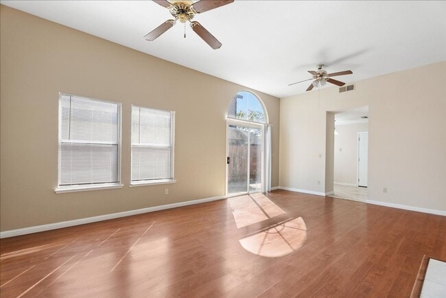 Building Photo - 4541 Country Run Way