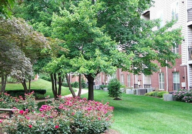 Building Photo - 1580 Spring Gate Dr