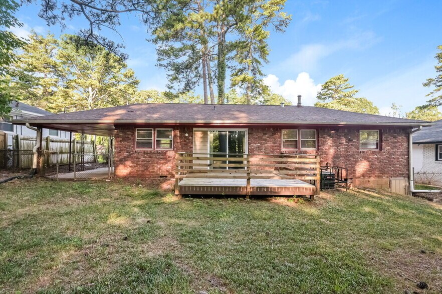 Building Photo - 1090 Longshore Dr
