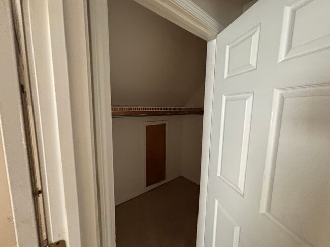 Building Photo - Spacious Three Bedroom Home with Central Air