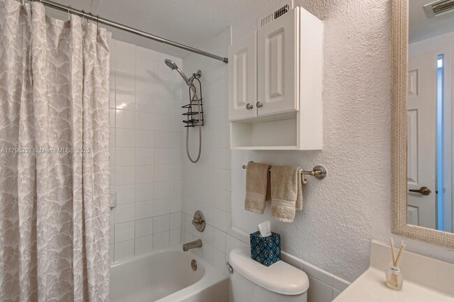 Building Photo - 2501 S Ocean Dr