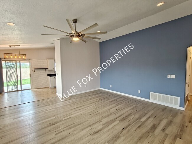 Building Photo - 8854 E Citrus Tree Dr