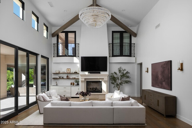 Building Photo - 7730 N Mockingbird Ln