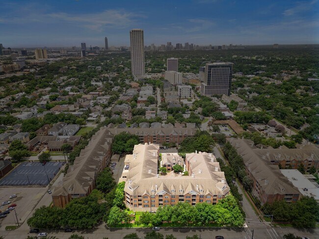Building Photo - 2111 Welch St