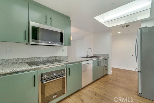 Building Photo - 850 E Ocean Blvd