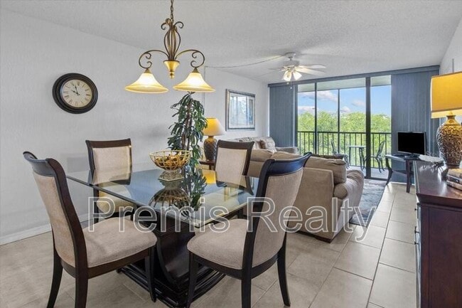 Building Photo - 900 Cove Cay Dr