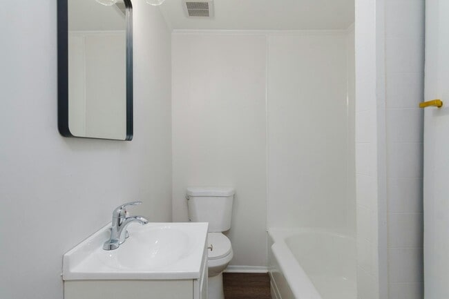 Building Photo - 1205 Penton St