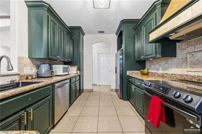 Building Photo - 29 Sun Chase St