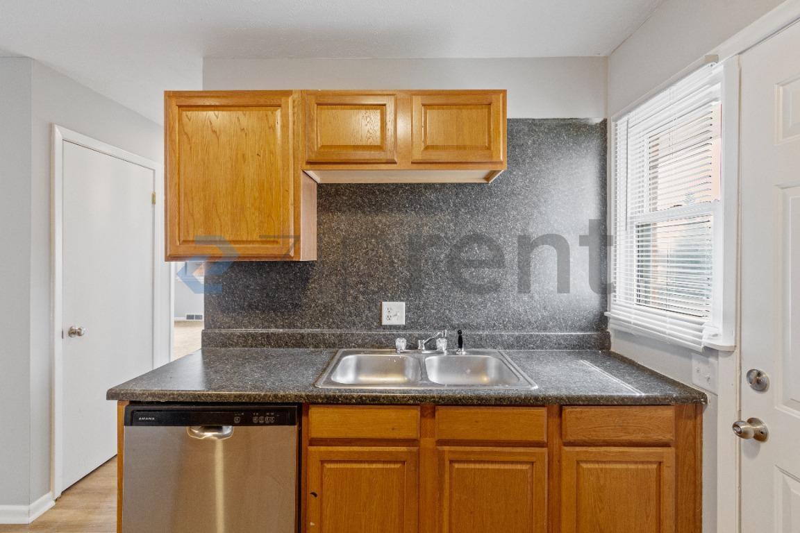 Building Photo - 3366 Craig Ave