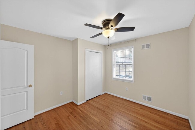 Building Photo - 12203 Westview Dr