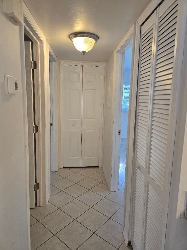 Building Photo - 1609 SW 51st St