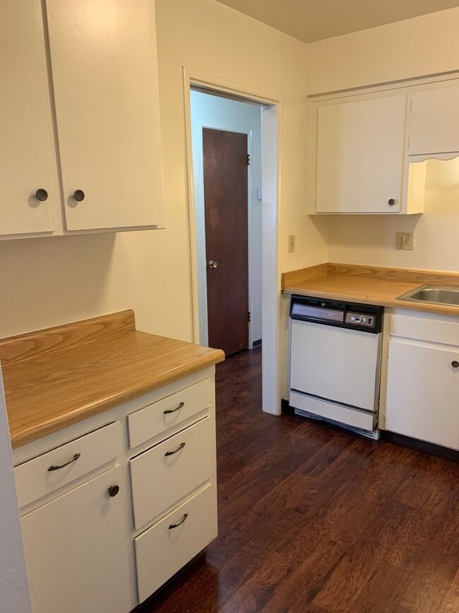 Building Photo - St. Francis Duplex