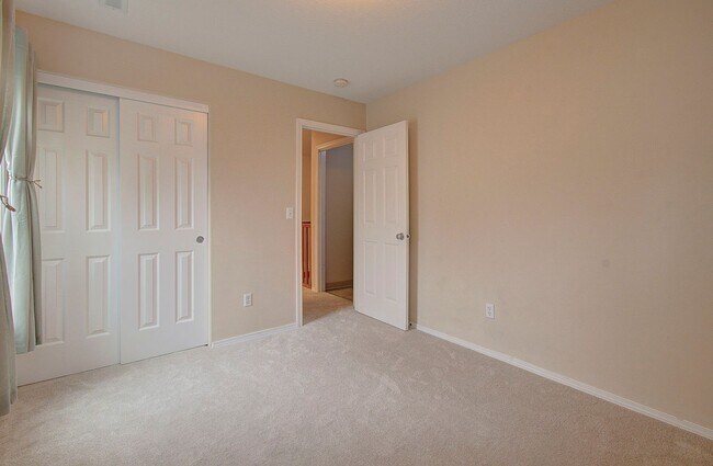 Building Photo - Salmon Creek 4 bd 2.5 ba Available Now!