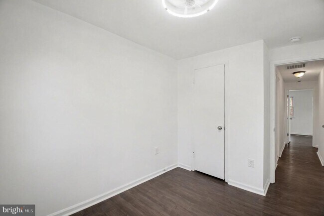 Building Photo - 14113 Morrison Ct