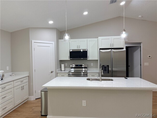 Building Photo - 2186 W G Martinelli Blvd