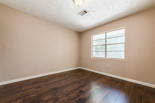 Building Photo - 630 Cherrybark Ln