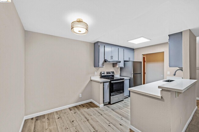 Building Photo - 66 Fairmount Ave