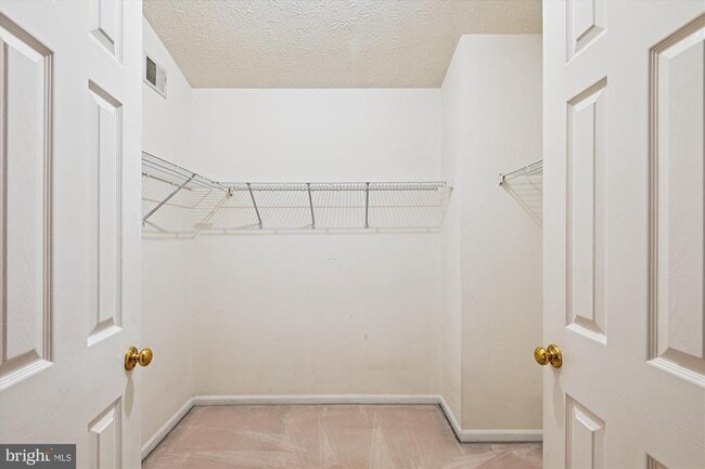 Building Photo - 2111 Crossgate Dr