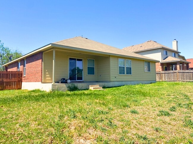 Building Photo - 4 bed 2 bath house in Harker Heights!