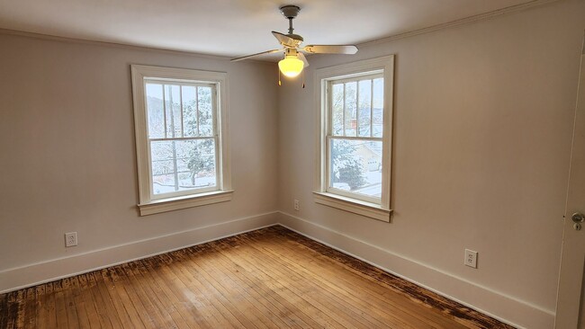 Building Photo - Four Bedroom Single Family Home in Bradford PA! Off Street Parking!