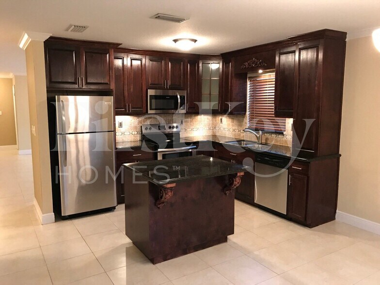 Building Photo - 12827 SW 256th Terrace