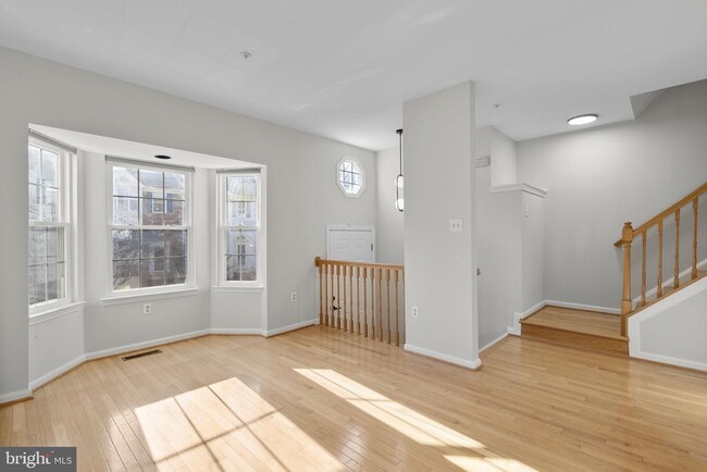 Building Photo - 18502 Clovercrest Cir