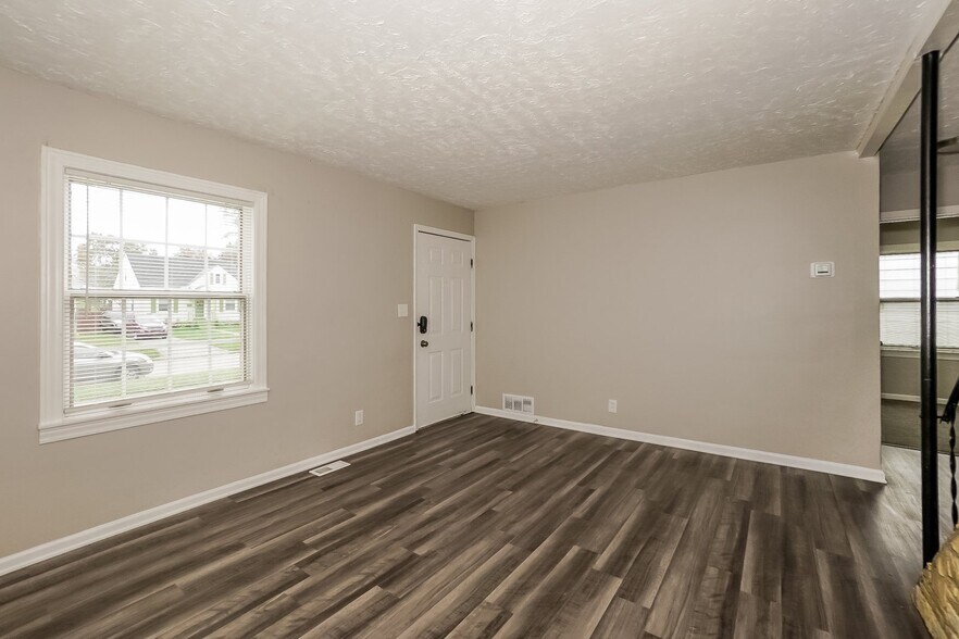 Building Photo - 3187 Lincoln St