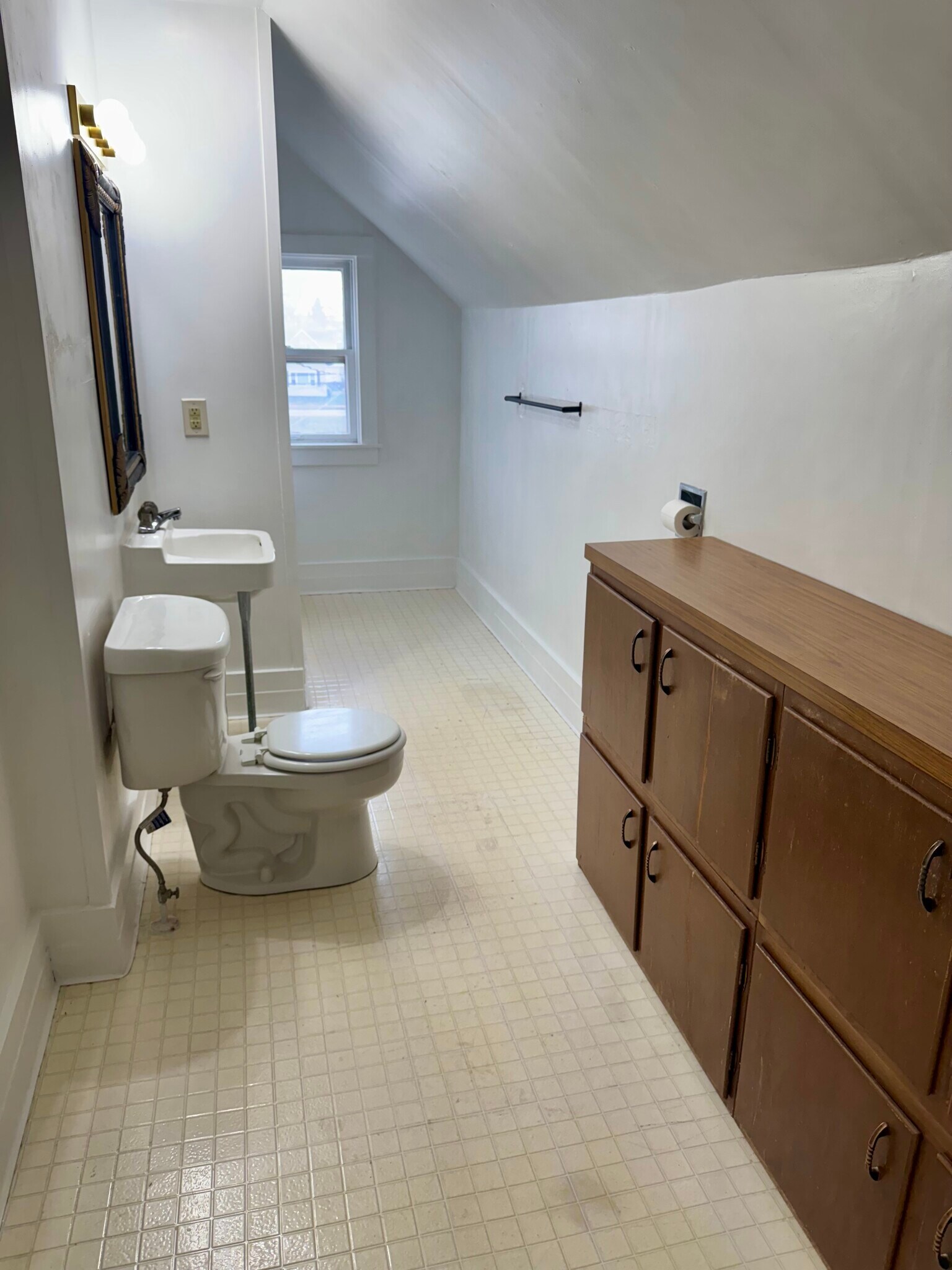 Building Photo - 2325 McKinley Ave