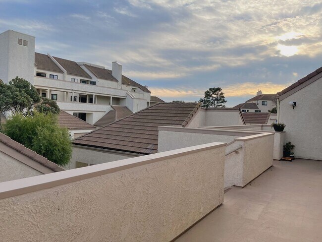 Building Photo - Surfside IV | Port Hueneme | 2 Bedroom + 2...