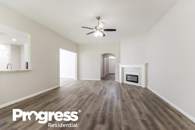 Building Photo - 910 Taylor Ridge Dr