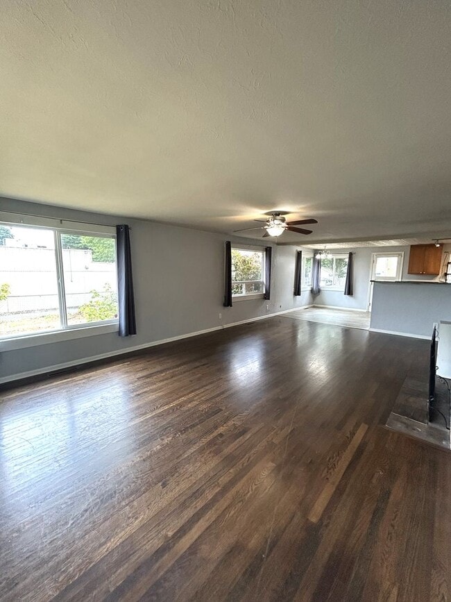Building Photo - Rambler with Basement