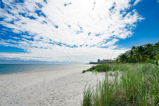 Building Photo - 251 Crandon Blvd