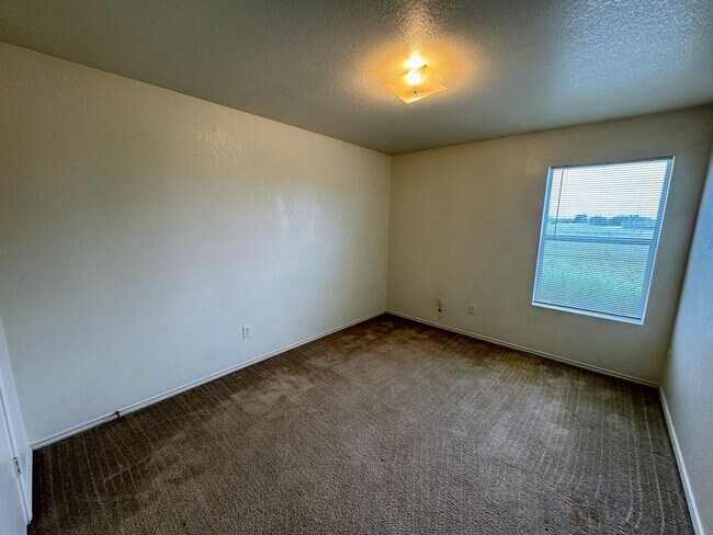 Building Photo - 5102 Lauren Lea Dr