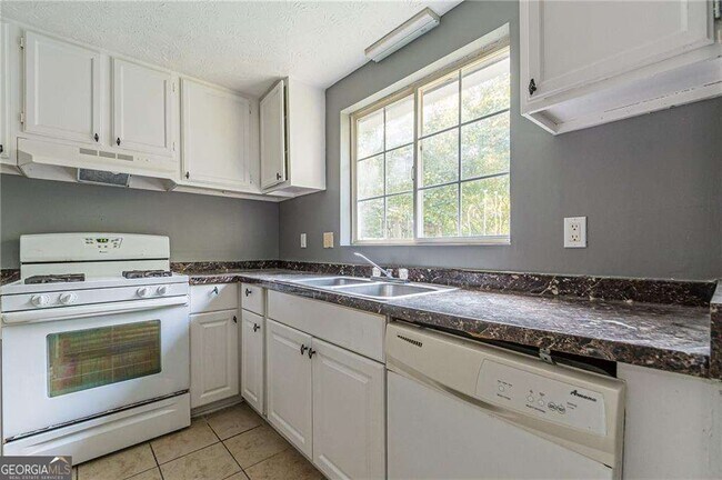 Building Photo - 806 Houndstooth Trail NW