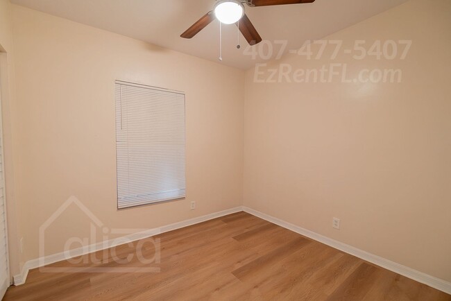 Building Photo - Newly Refreshed -  3 bedroom, 2 bath in We...