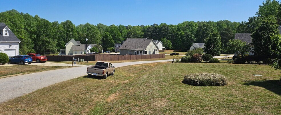 Building Photo - 1112 Rebarah Moor Dr