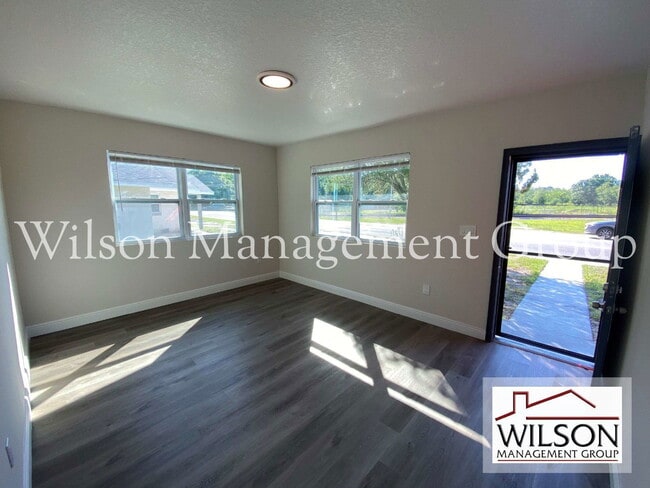 Building Photo - 1904 SW Rd